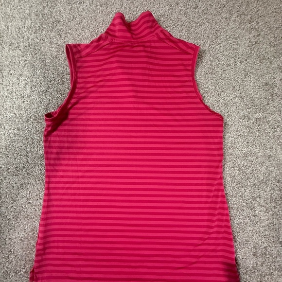 (2) Nike Women’s Activewear Sleeveless Tank & Golf Polo Bundle Size Large - Picture 8 of 9